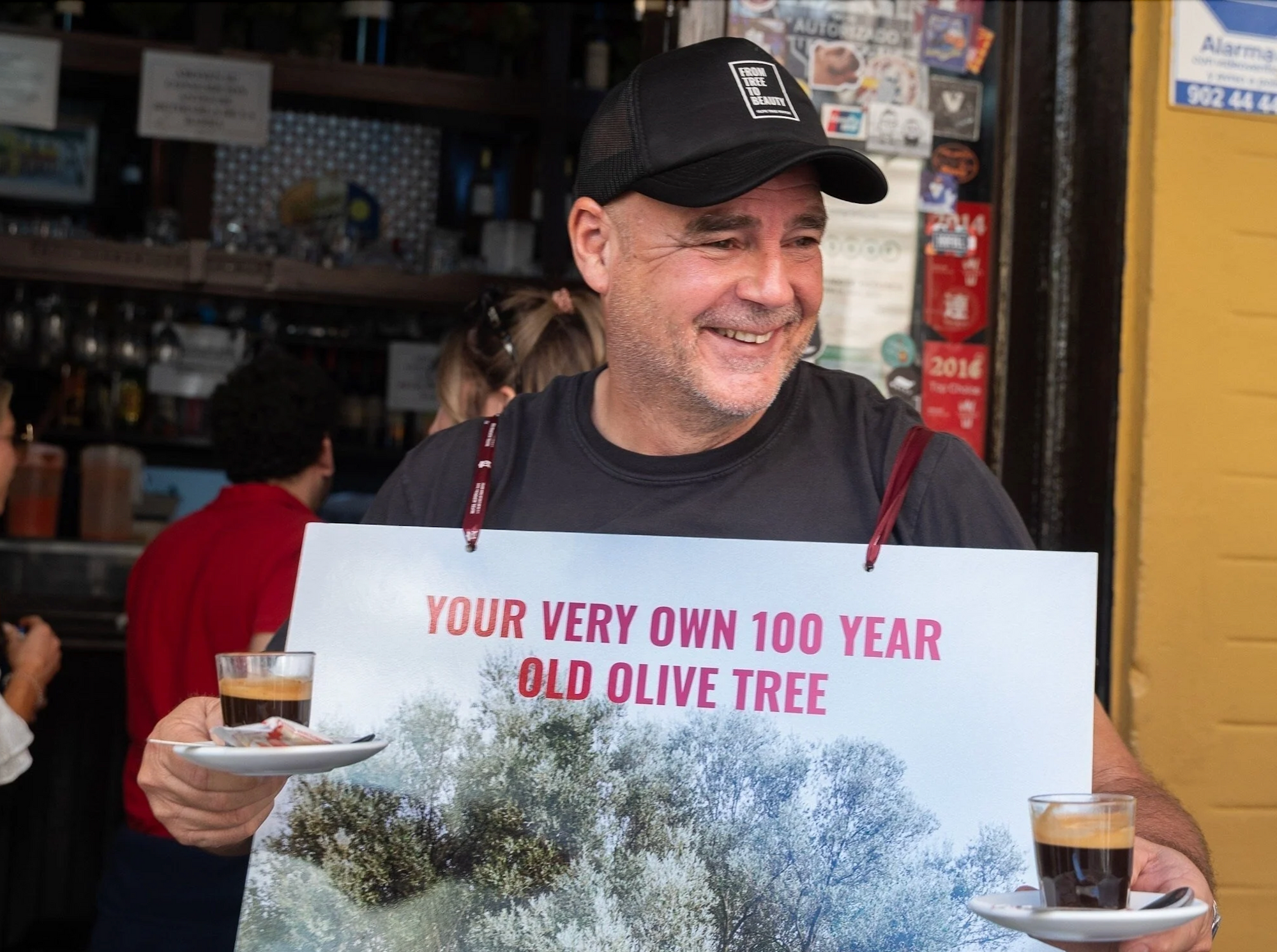 L'histoire de l'OLIVE TREE PEOPLE : de l'homme sandwich à l'innovateur milliardaire en matière de soins de la peau